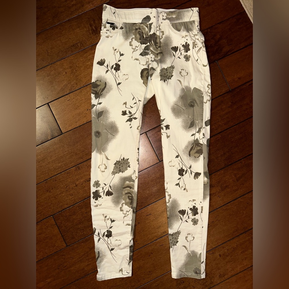 Coco + Carmen pull on pants